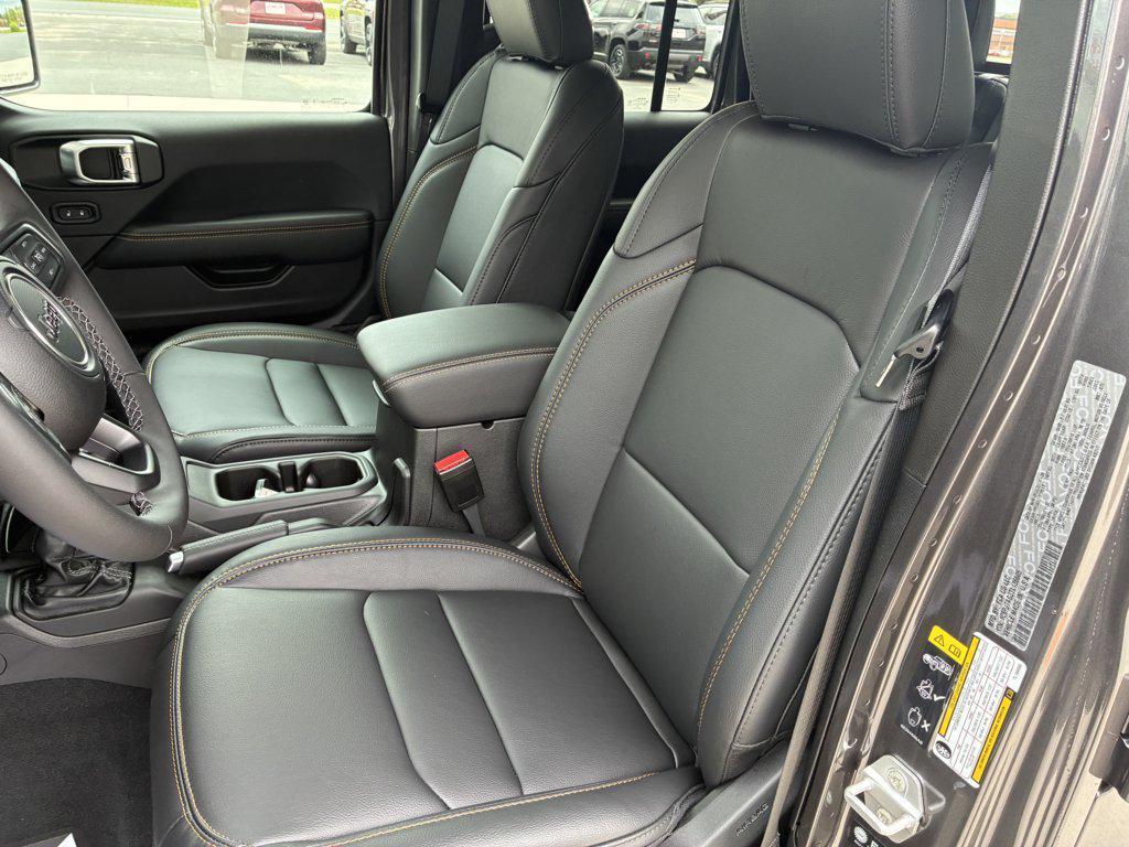 new 2026 Jeep Gladiator car, priced at $47,237