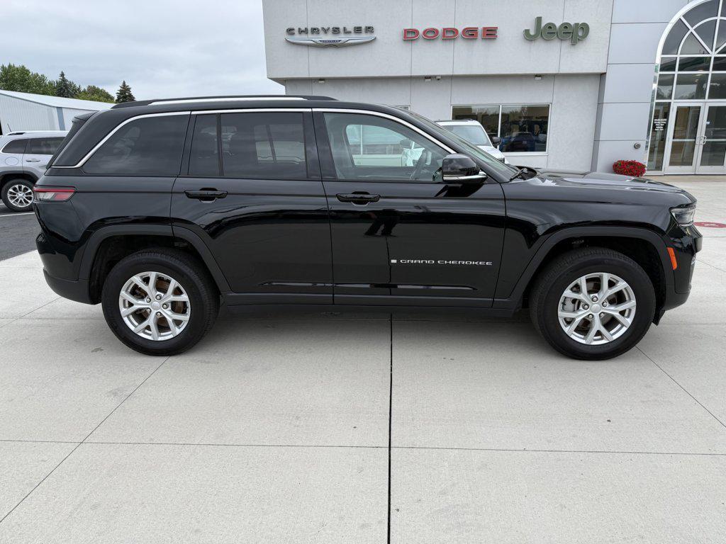used 2024 Jeep Grand Cherokee car, priced at $35,329