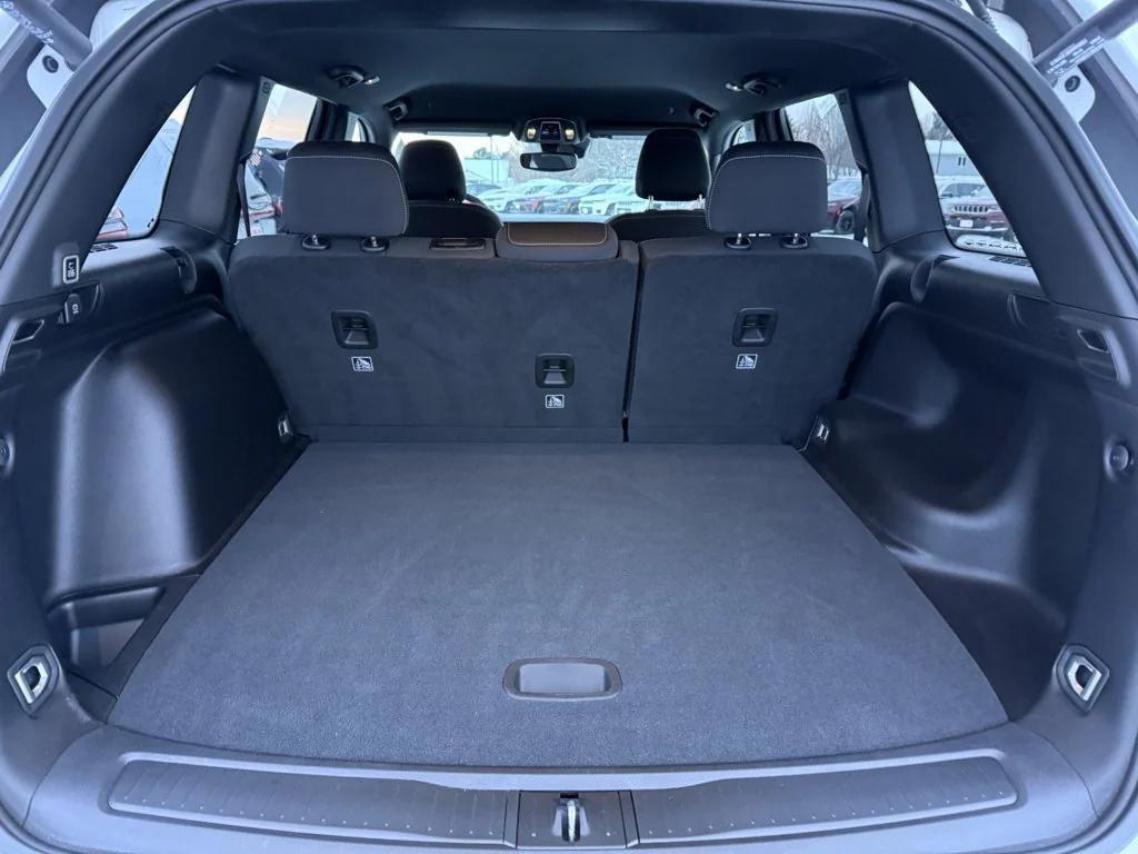 used 2024 Jeep Grand Cherokee car, priced at $32,990