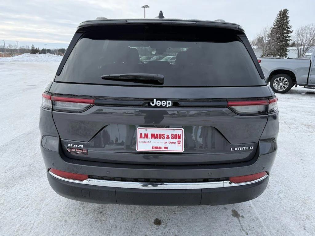new 2025 Jeep Grand Cherokee car, priced at $42,003