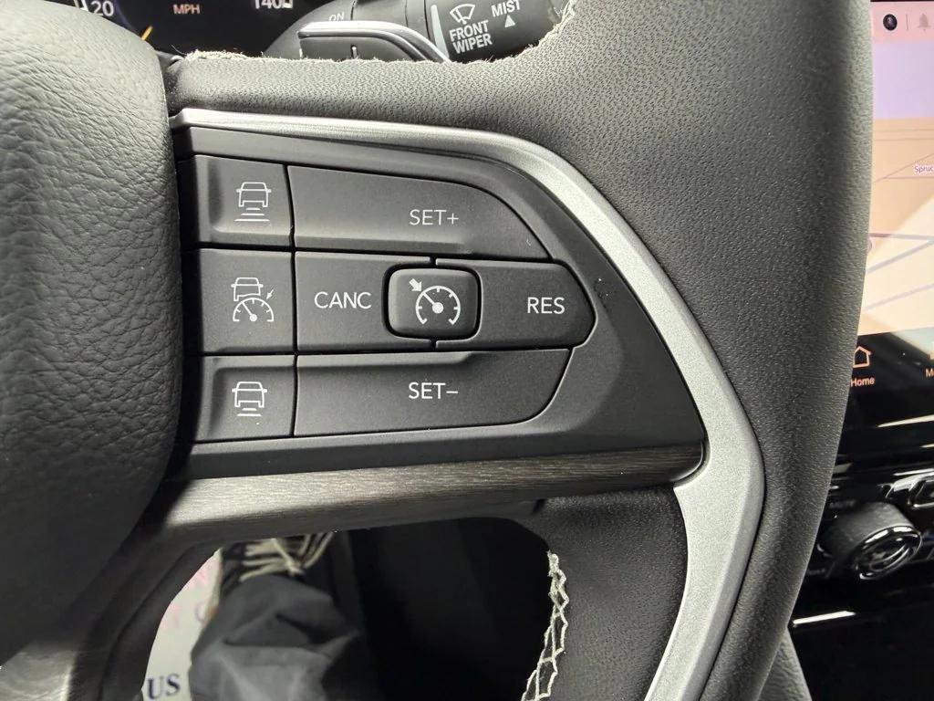 new 2025 Jeep Grand Cherokee car, priced at $45,645