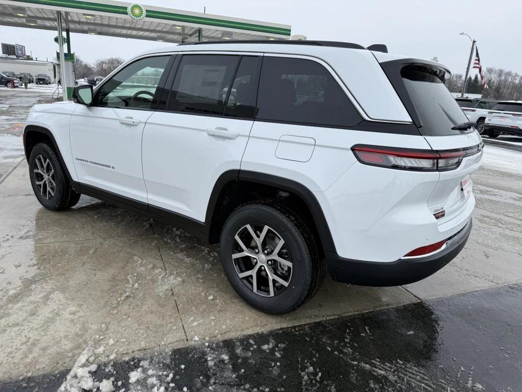 new 2025 Jeep Grand Cherokee car, priced at $45,645