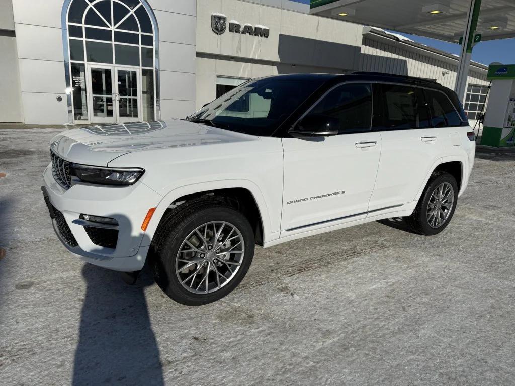 new 2025 Jeep Grand Cherokee car, priced at $56,778