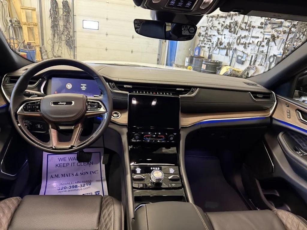 new 2025 Jeep Grand Cherokee car, priced at $56,778