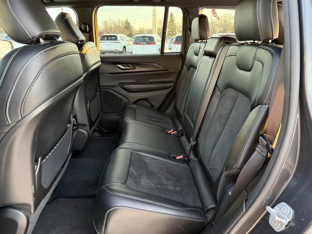 used 2024 Jeep Grand Cherokee car, priced at $35,990