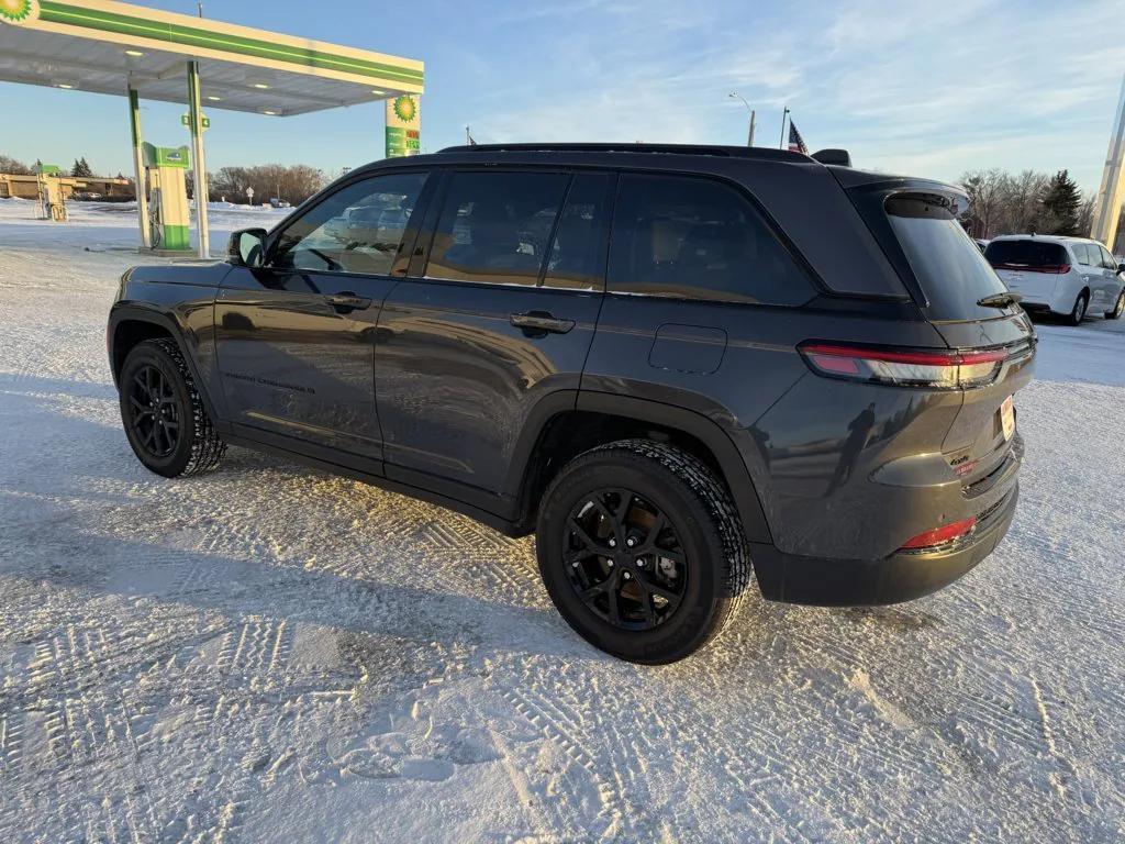used 2024 Jeep Grand Cherokee car, priced at $35,990
