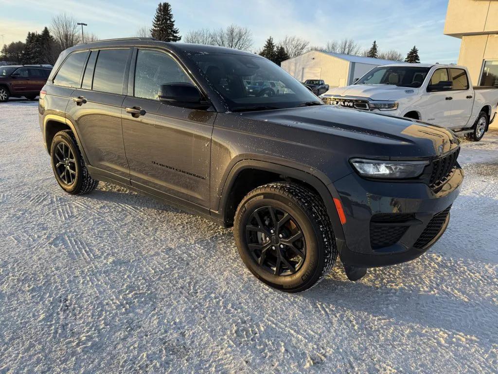 used 2024 Jeep Grand Cherokee car, priced at $35,990