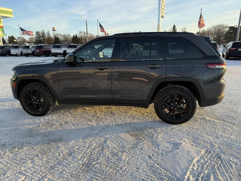 used 2024 Jeep Grand Cherokee car, priced at $35,990