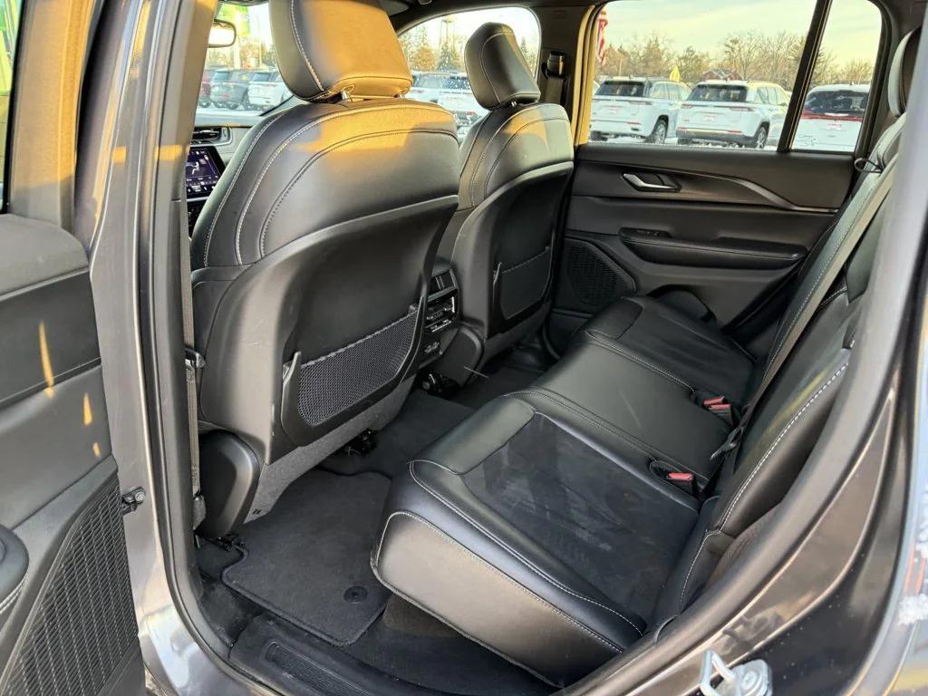 used 2024 Jeep Grand Cherokee car, priced at $35,990