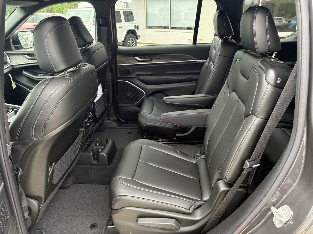 new 2026 Jeep Grand Cherokee L car, priced at $45,157