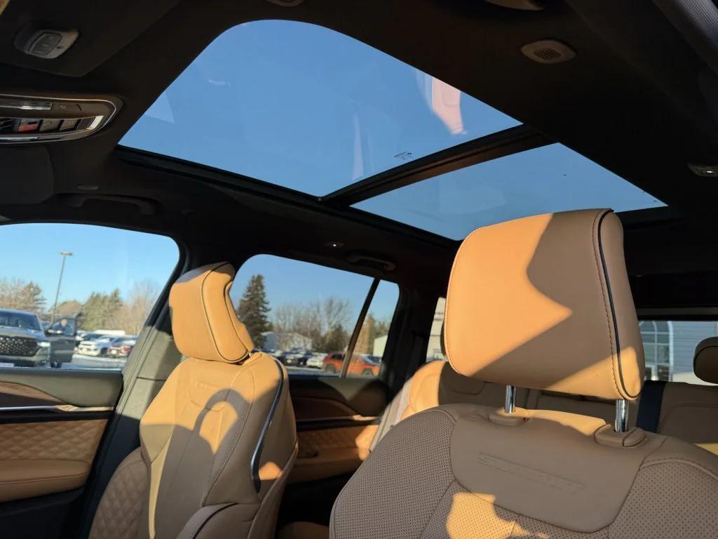 new 2025 Jeep Grand Cherokee car, priced at $55,964