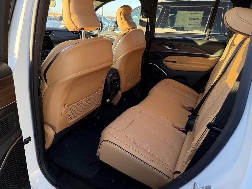 new 2025 Jeep Grand Cherokee car, priced at $55,964