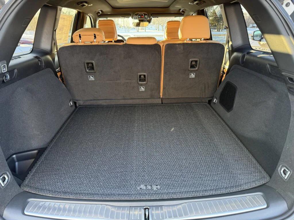 new 2025 Jeep Grand Cherokee car, priced at $55,964