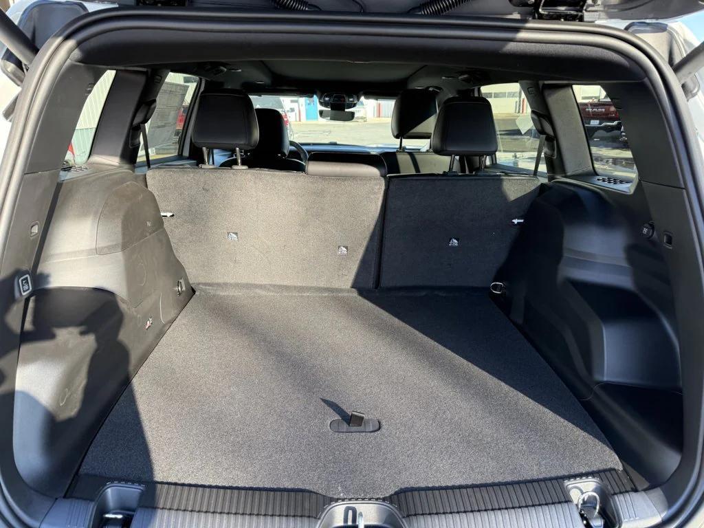 new 2026 Jeep Cherokee car, priced at $41,617
