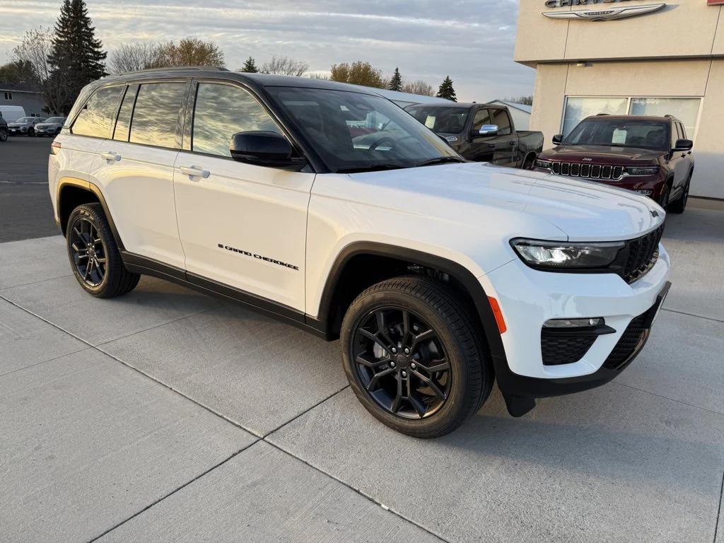 new 2025 Jeep Grand Cherokee car, priced at $49,092