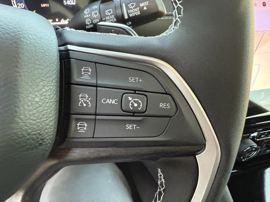 new 2025 Jeep Grand Cherokee car, priced at $48,592