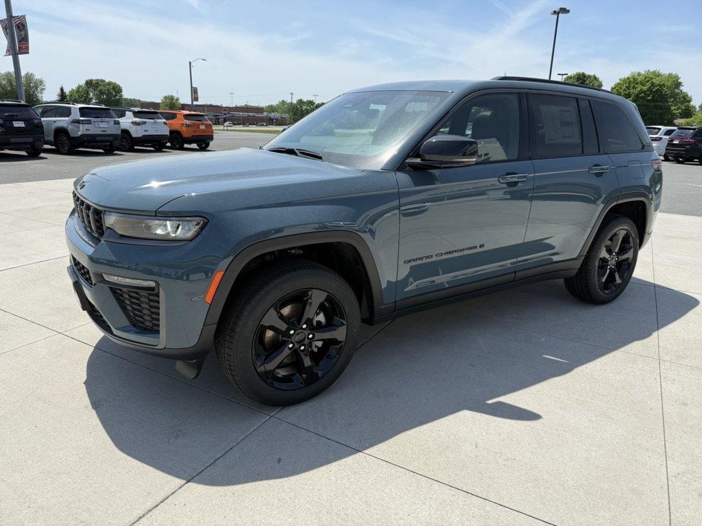 new 2026 Jeep Grand Cherokee car, priced at $44,668