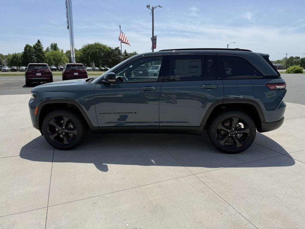 new 2026 Jeep Grand Cherokee car, priced at $44,668