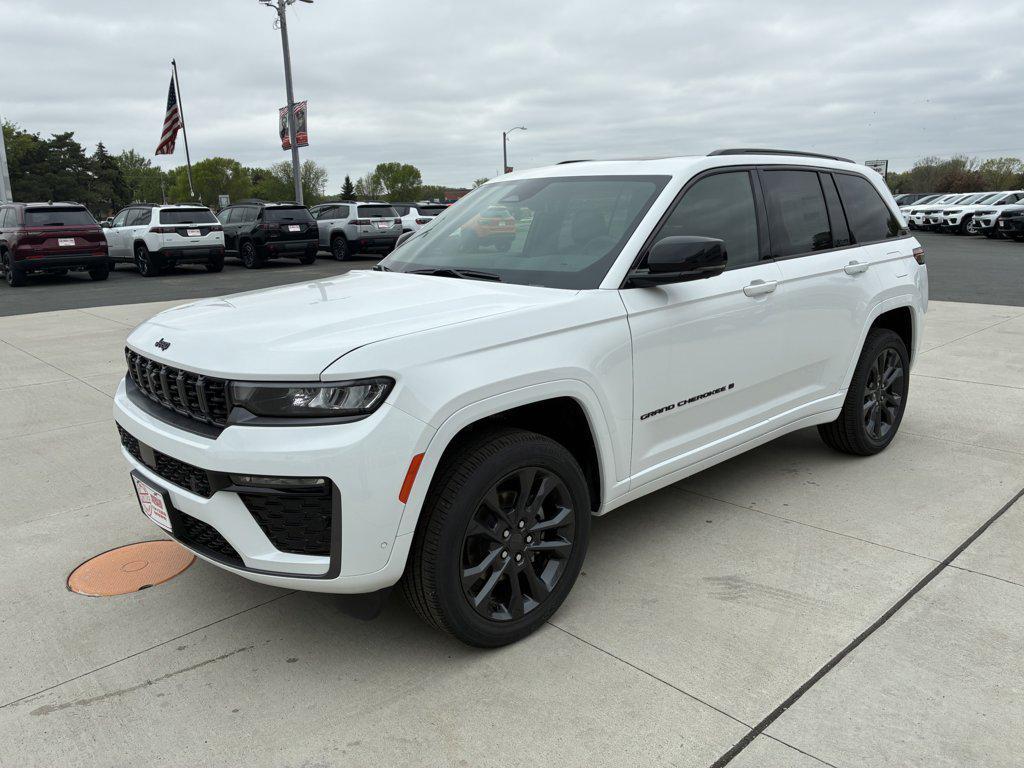 new 2026 Jeep Grand Cherokee car, priced at $47,697
