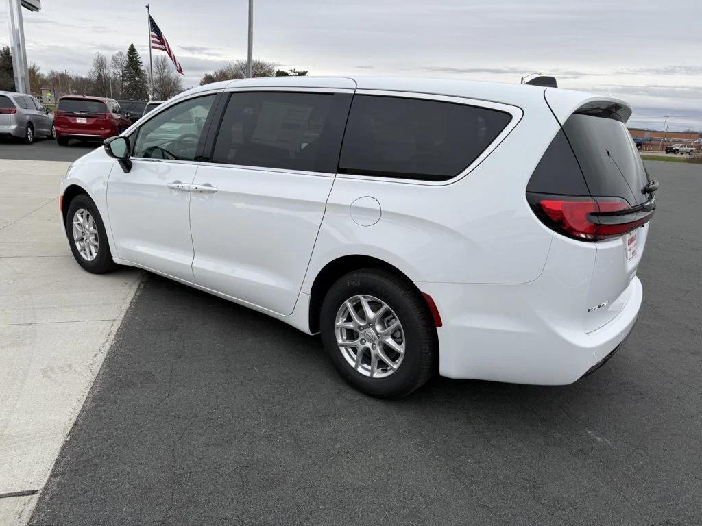 new 2026 Chrysler Pacifica car, priced at $41,567