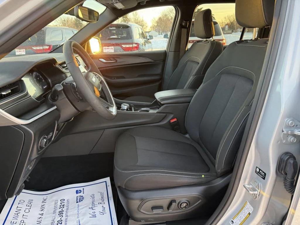 used 2024 Jeep Grand Cherokee car, priced at $31,990