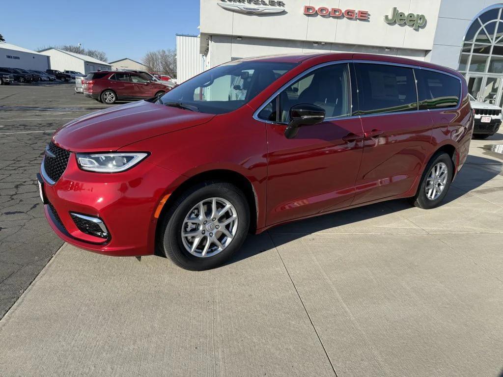 new 2026 Chrysler Pacifica car, priced at $42,637