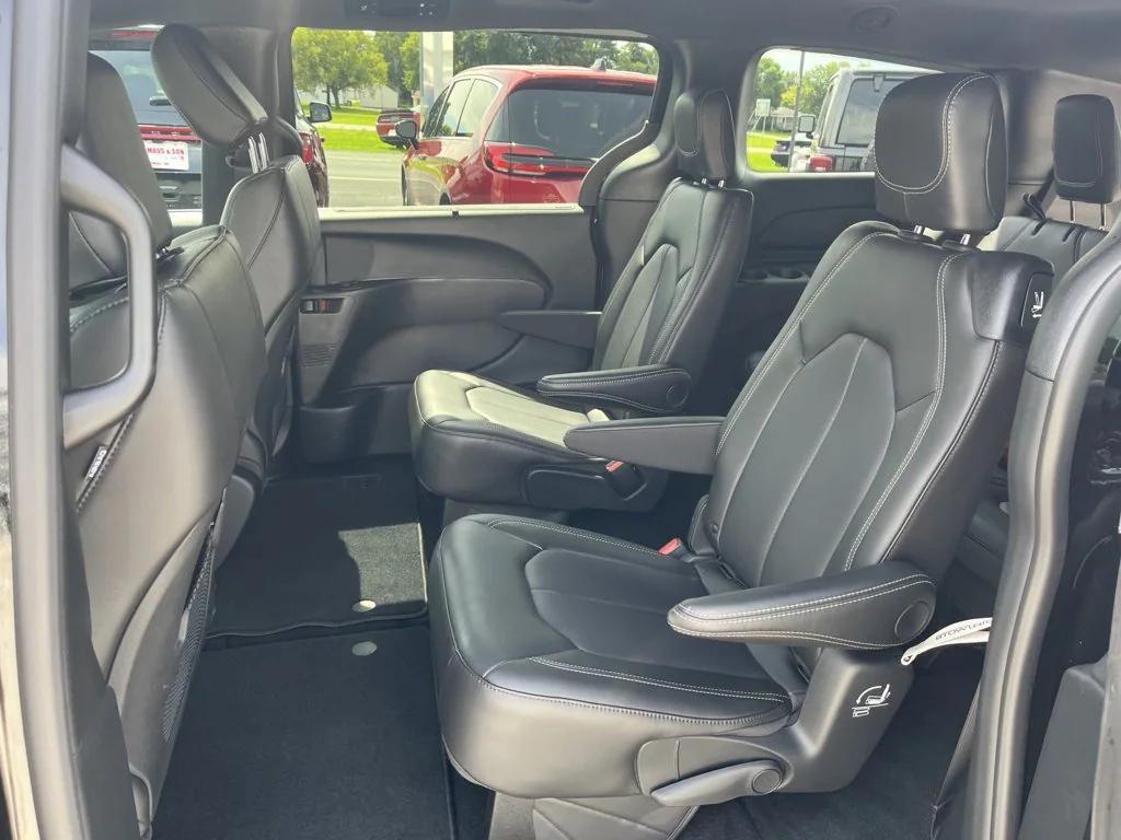 used 2025 Chrysler Pacifica car, priced at $41,990