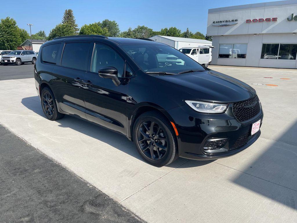 used 2023 Chrysler Pacifica car, priced at $27,990