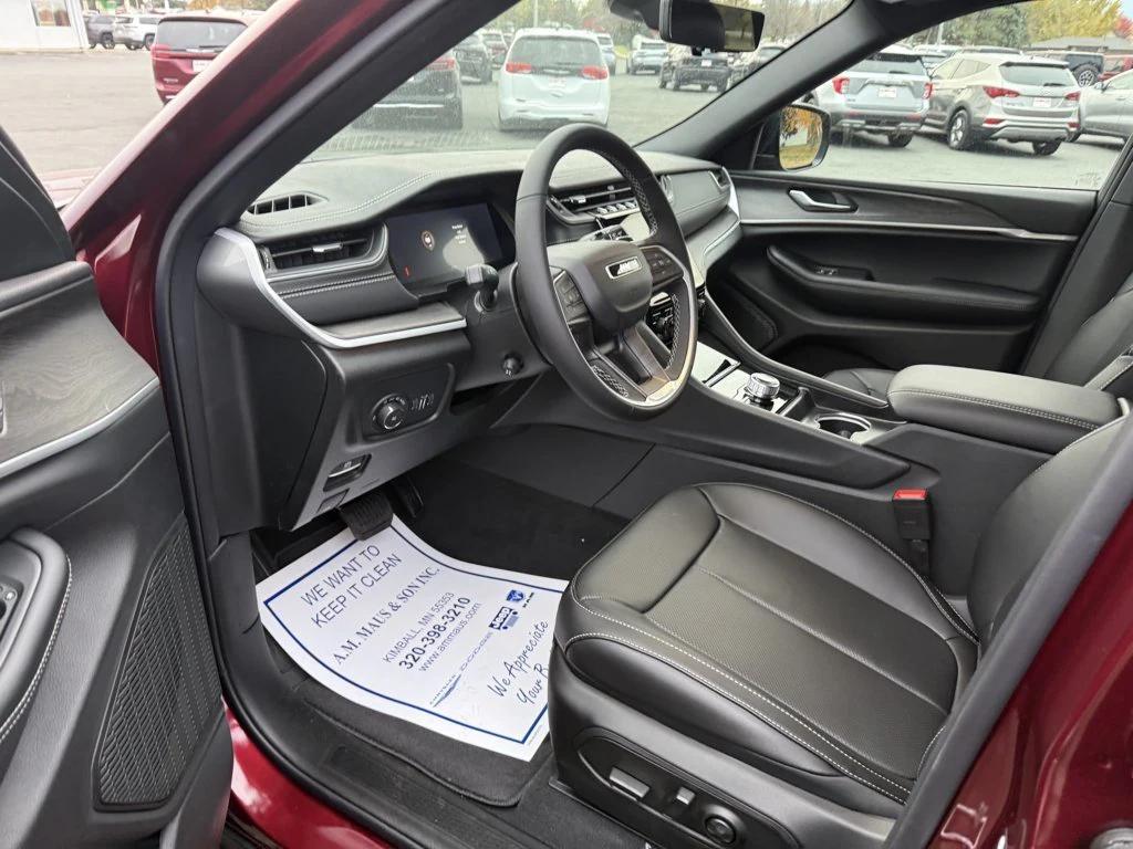 new 2025 Jeep Grand Cherokee car, priced at $48,409