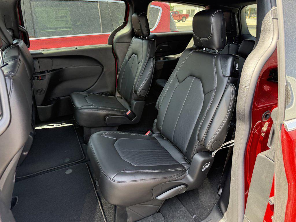 new 2027 Chrysler Pacifica car, priced at $46,641
