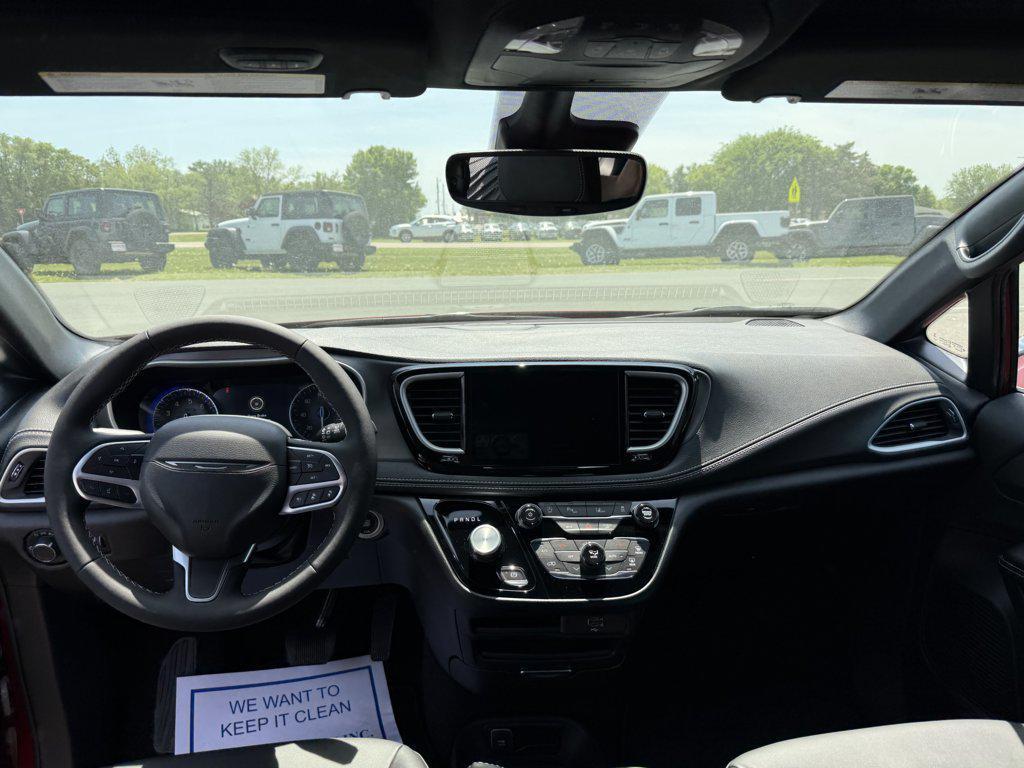new 2027 Chrysler Pacifica car, priced at $46,641