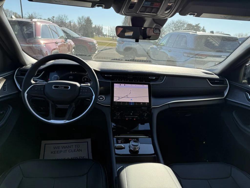 new 2025 Jeep Grand Cherokee car, priced at $49,628