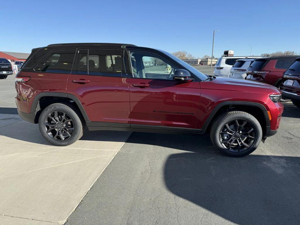 new 2025 Jeep Grand Cherokee car, priced at $49,628