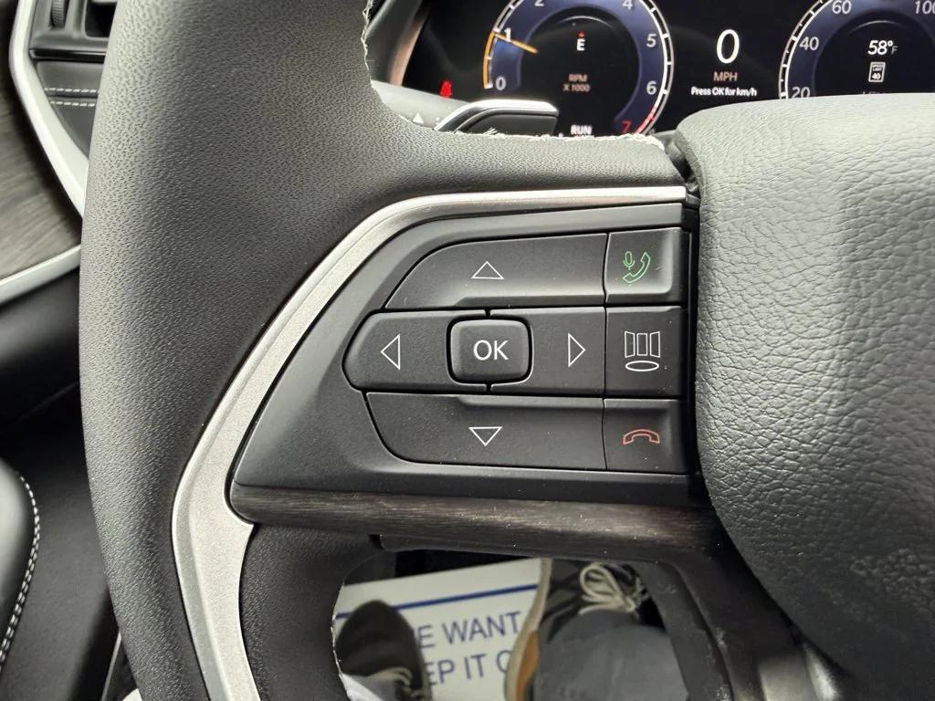 new 2026 Jeep Grand Cherokee car, priced at $46,947