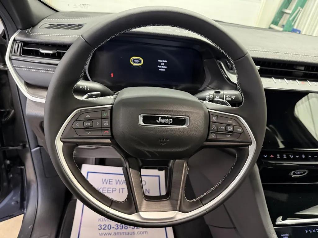 new 2026 Jeep Grand Cherokee car, priced at $46,947