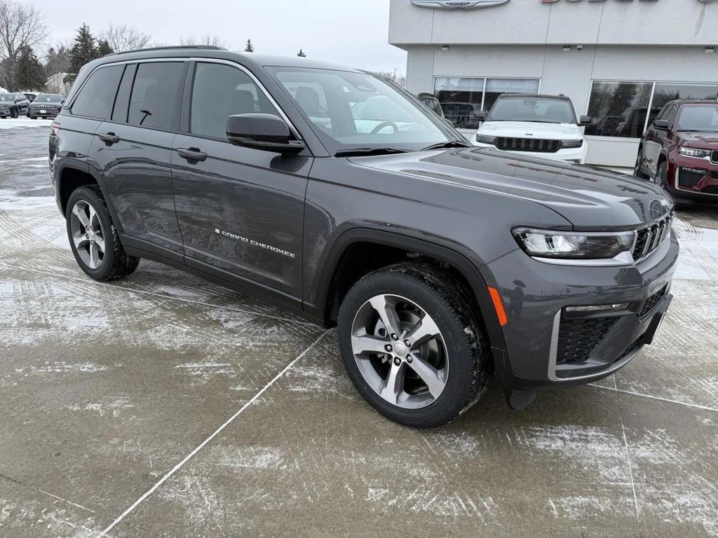 new 2026 Jeep Grand Cherokee car, priced at $46,947