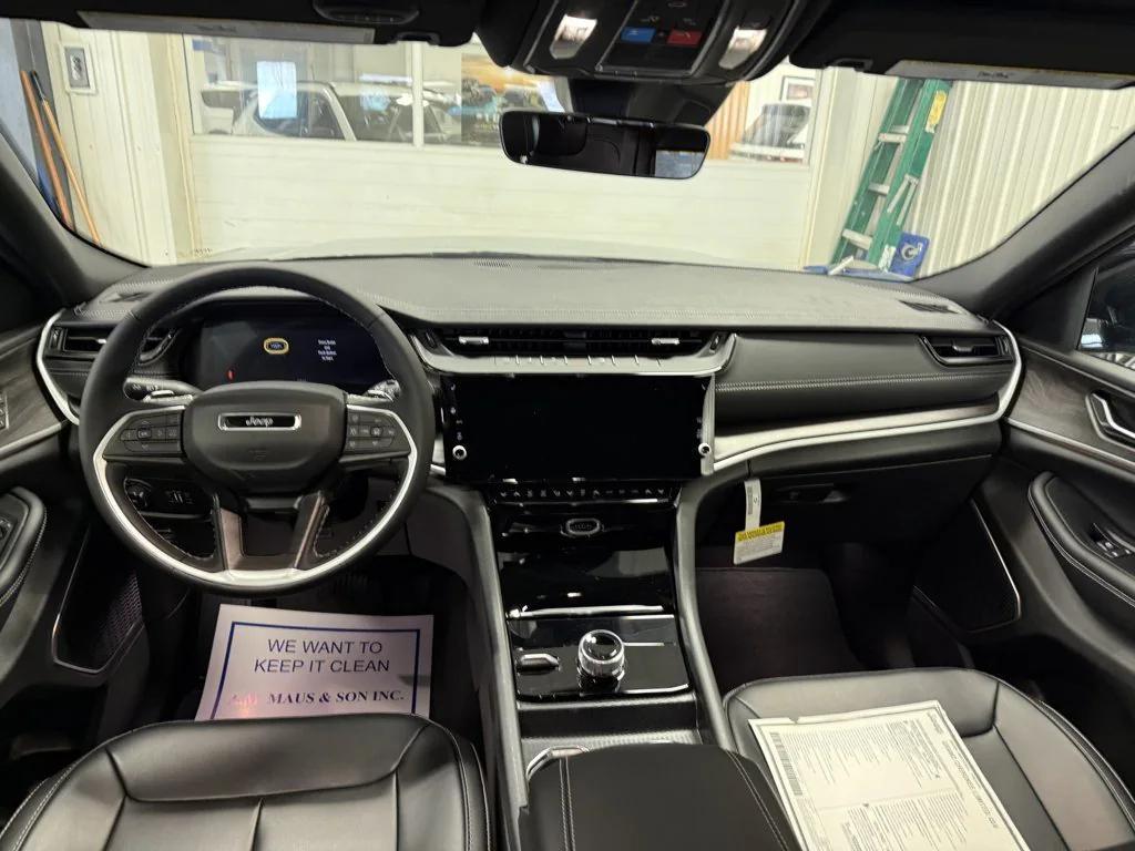 new 2026 Jeep Grand Cherokee car, priced at $46,947