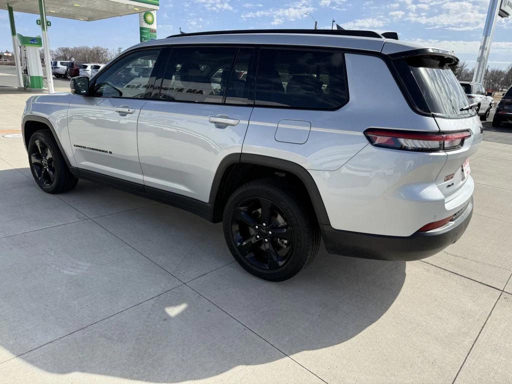 used 2023 Jeep Grand Cherokee L car, priced at $27,990