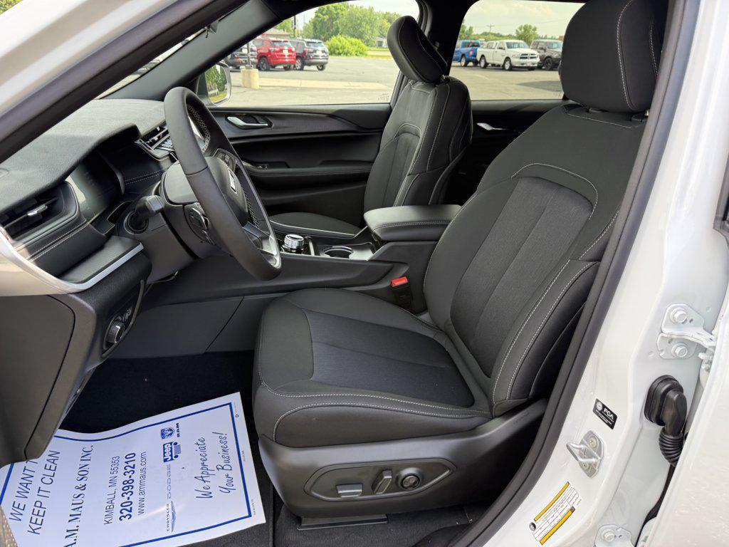 new 2026 Jeep Grand Cherokee car, priced at $42,469