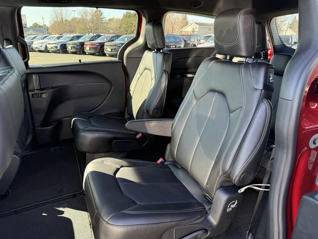 new 2026 Chrysler Pacifica car, priced at $46,912