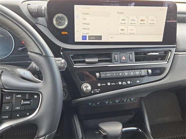 used 2025 Lexus ES 300h car, priced at $48,981