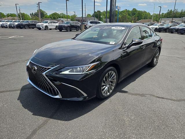 used 2025 Lexus ES 300h car, priced at $50,982