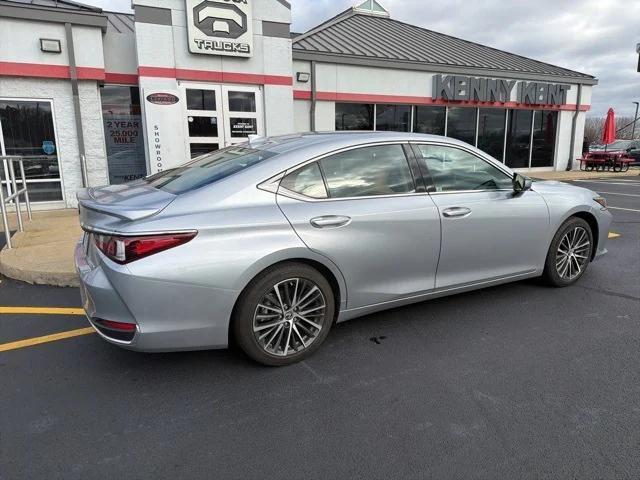 used 2023 Lexus ES 300h car, priced at $37,950