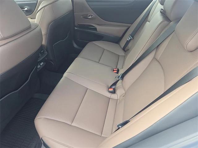 new 2025 Lexus ES 350 car, priced at $46,939