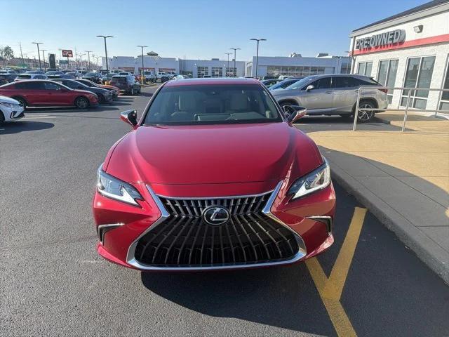used 2025 Lexus ES 300h car, priced at $43,251