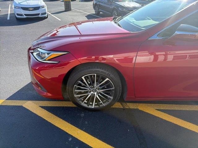 used 2025 Lexus ES 300h car, priced at $43,251