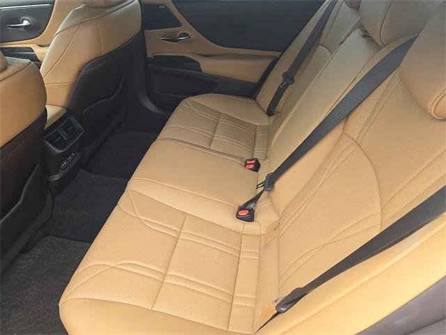 used 2021 Lexus ES 350 car, priced at $32,992