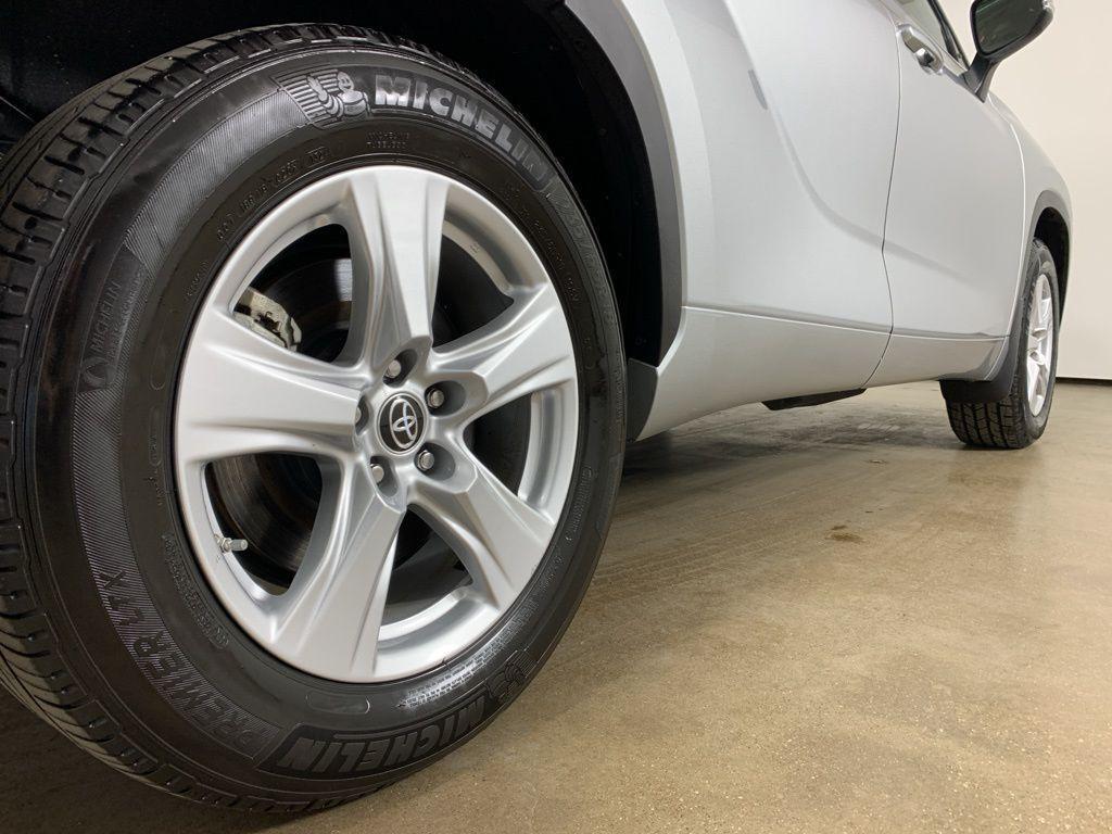 used 2024 Toyota Highlander car, priced at $32,450