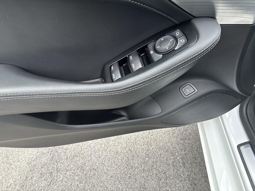 2021 Summit White Cadillac CT5