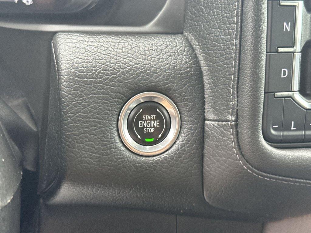 used 2022 GMC Yukon XL car, priced at $53,558